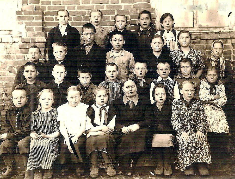 Ученики Маршихинской школы 40-е гг. XX века